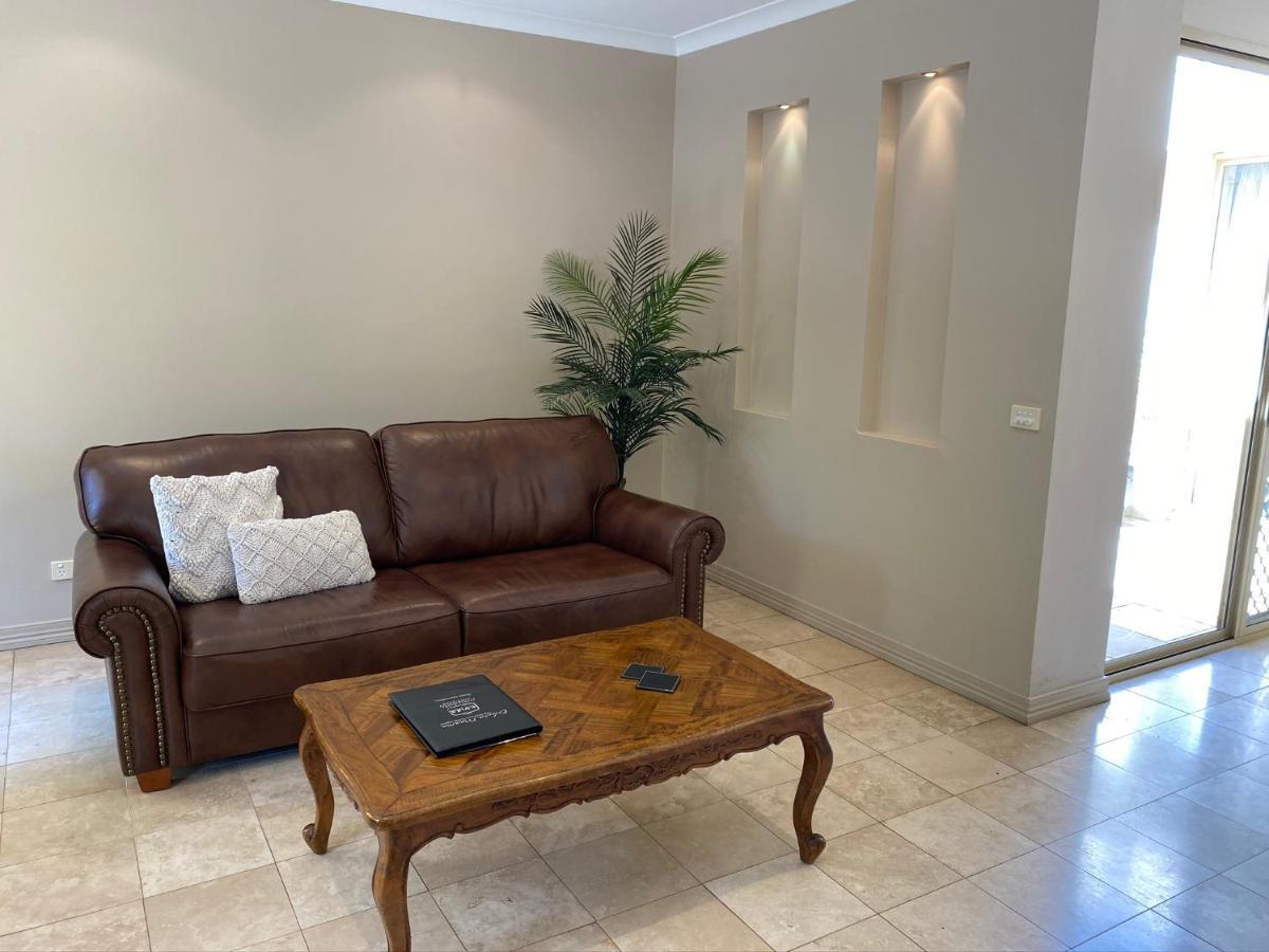 Acacia Terraces Aparthotel Echuca Bagian luar foto